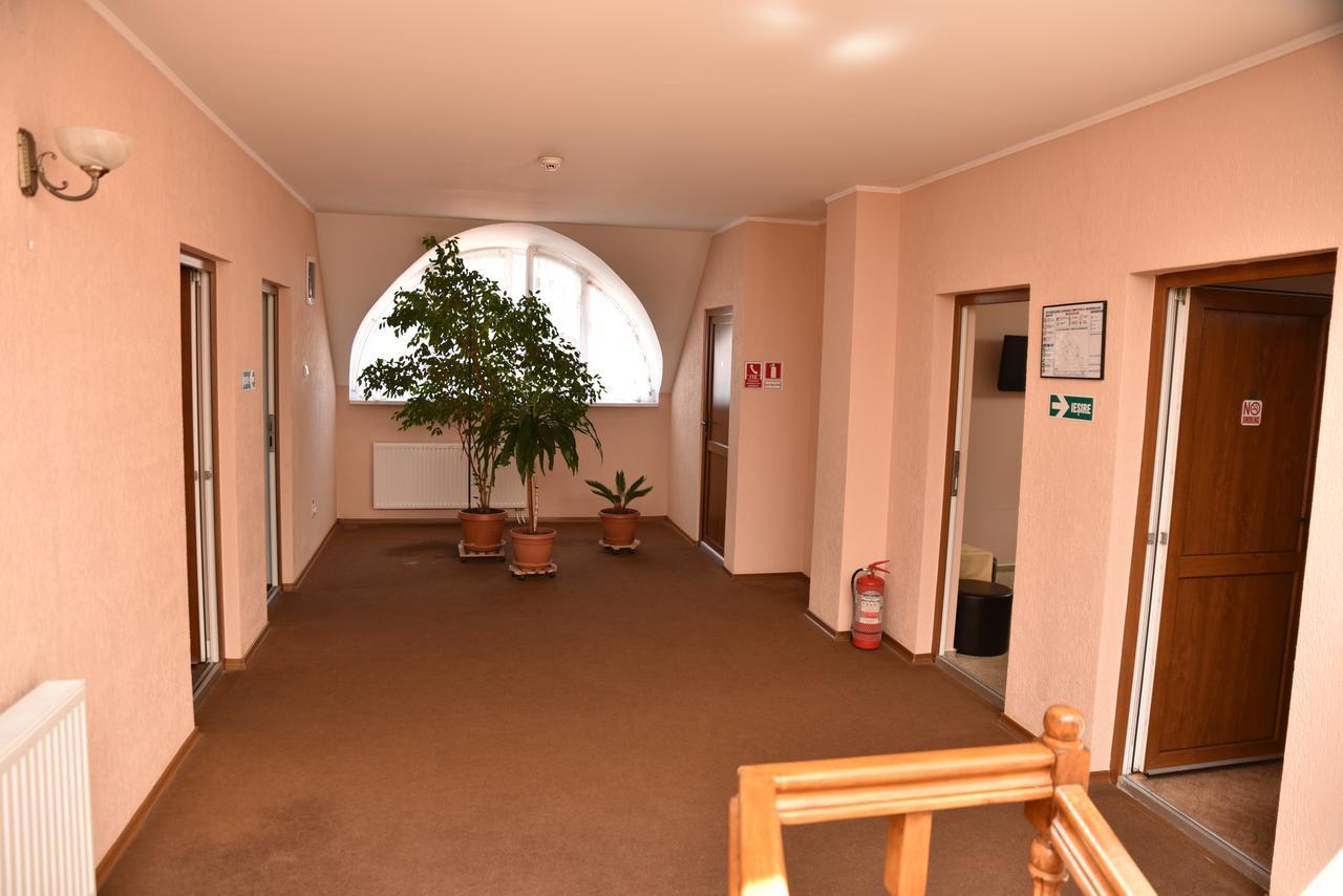 Pension Regal Satu Mare Exterior photo