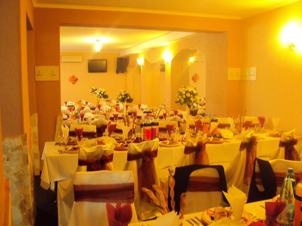 Pension Regal Satu Mare Exterior photo